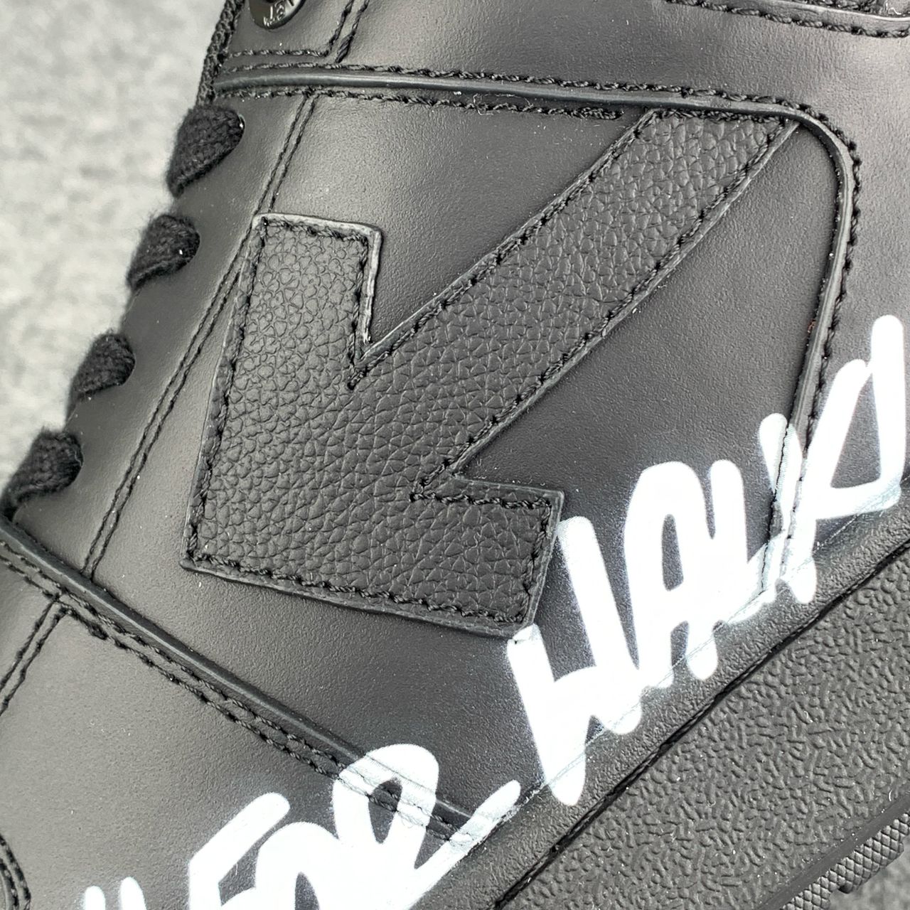 Off-White Out Of Office 'For Walking - Black White'